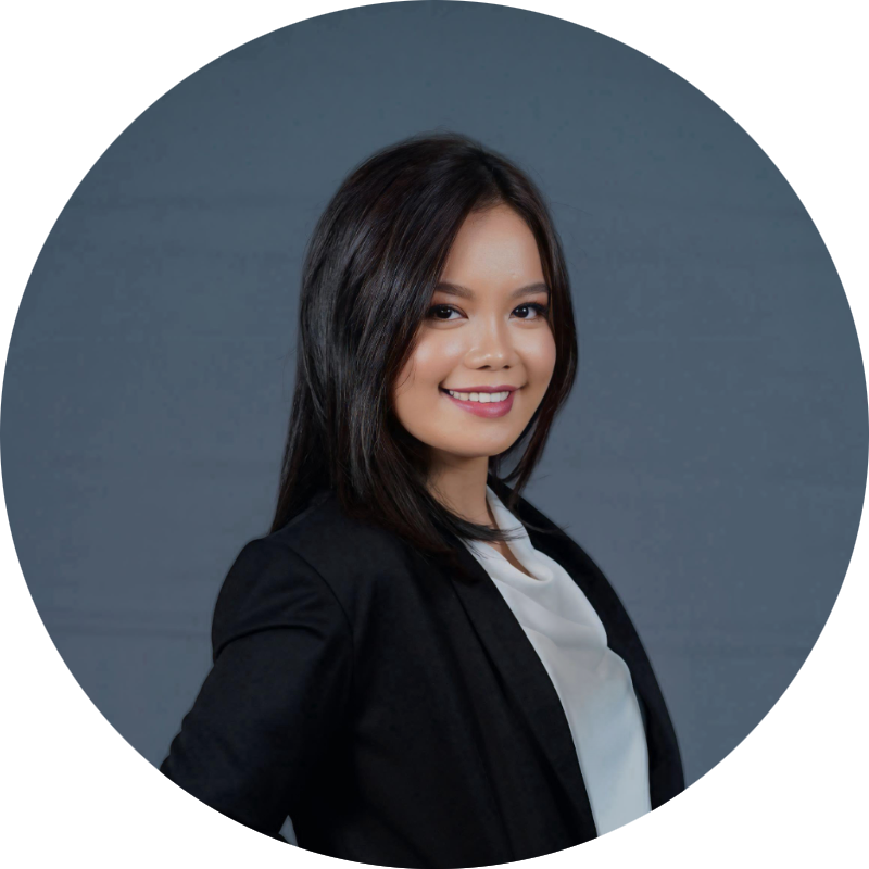 Alyssa Calimbas headshot